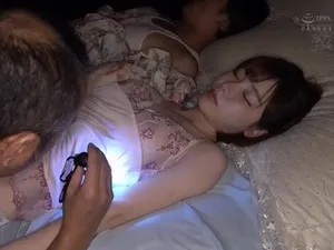 Cô chủ phòng xông hơi vụng trộm cùng trai trẻ khoai to