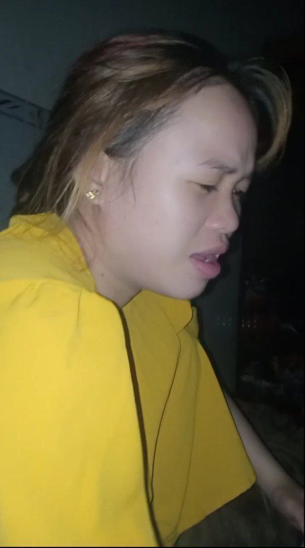 Cậu thanh niên bỗng dưng nhận được thùng hàng lớn, bên trong lại là bà xã sếp